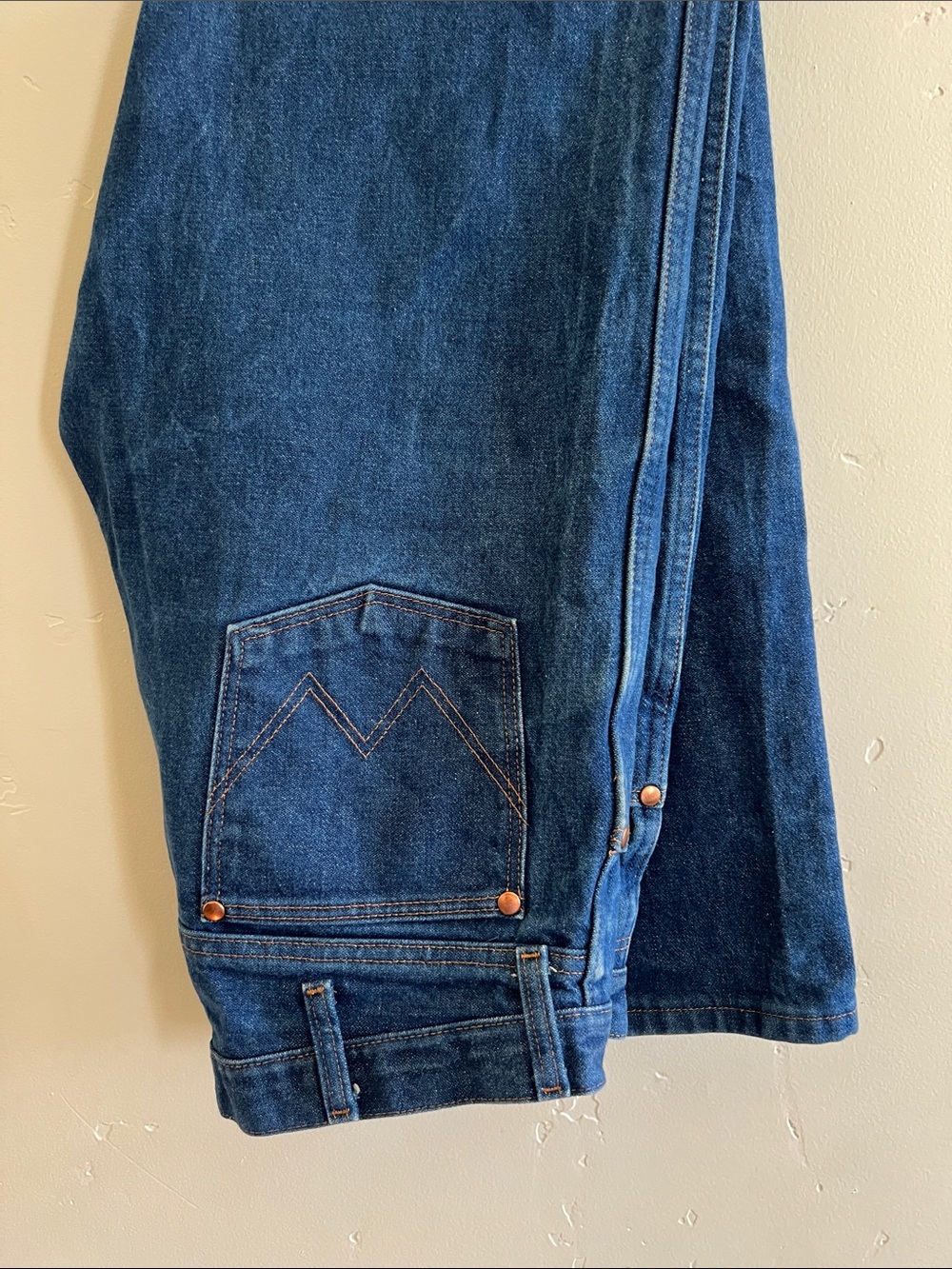 Wrangler Deep Blue Relaxed Fit Jeans